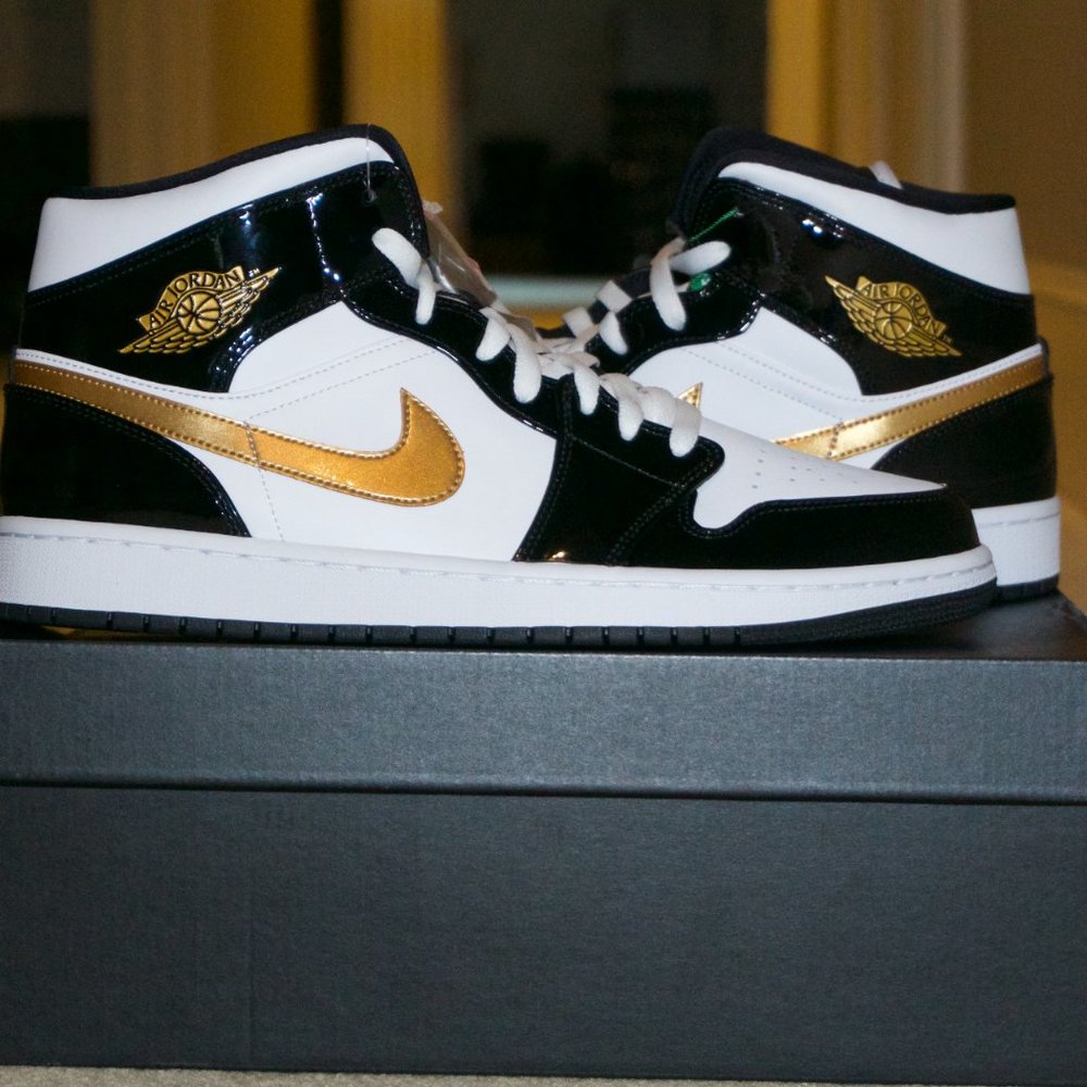 Air Jordan 1 Mid SE Black/Gold-White Mens Size 12